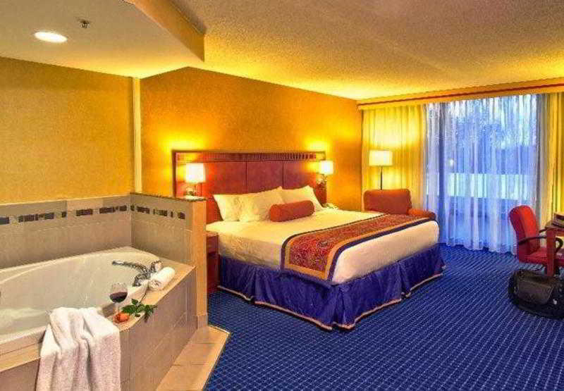 Courtyard By Marriott Canton Норт-Кантон Экстерьер фото
